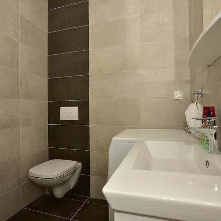 Mladen شقة Živogošće