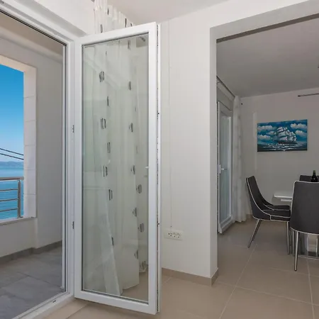 Mladen شقة Živogošće