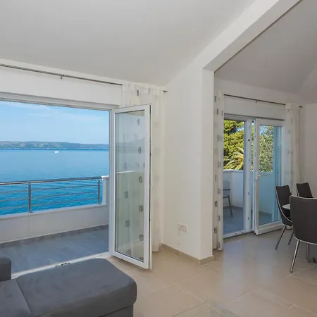 Mladen شقة Živogošće