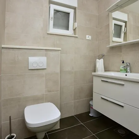 Mladen * Živogošće